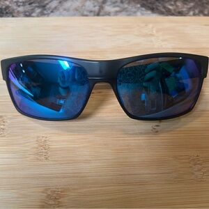 Like new mens Oakley sunglasses